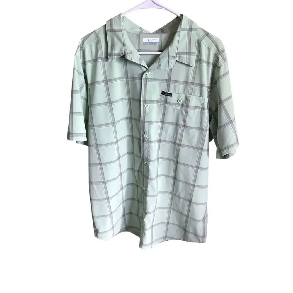 Columbia Mens Size Large button down shirt green plaid short sleeve